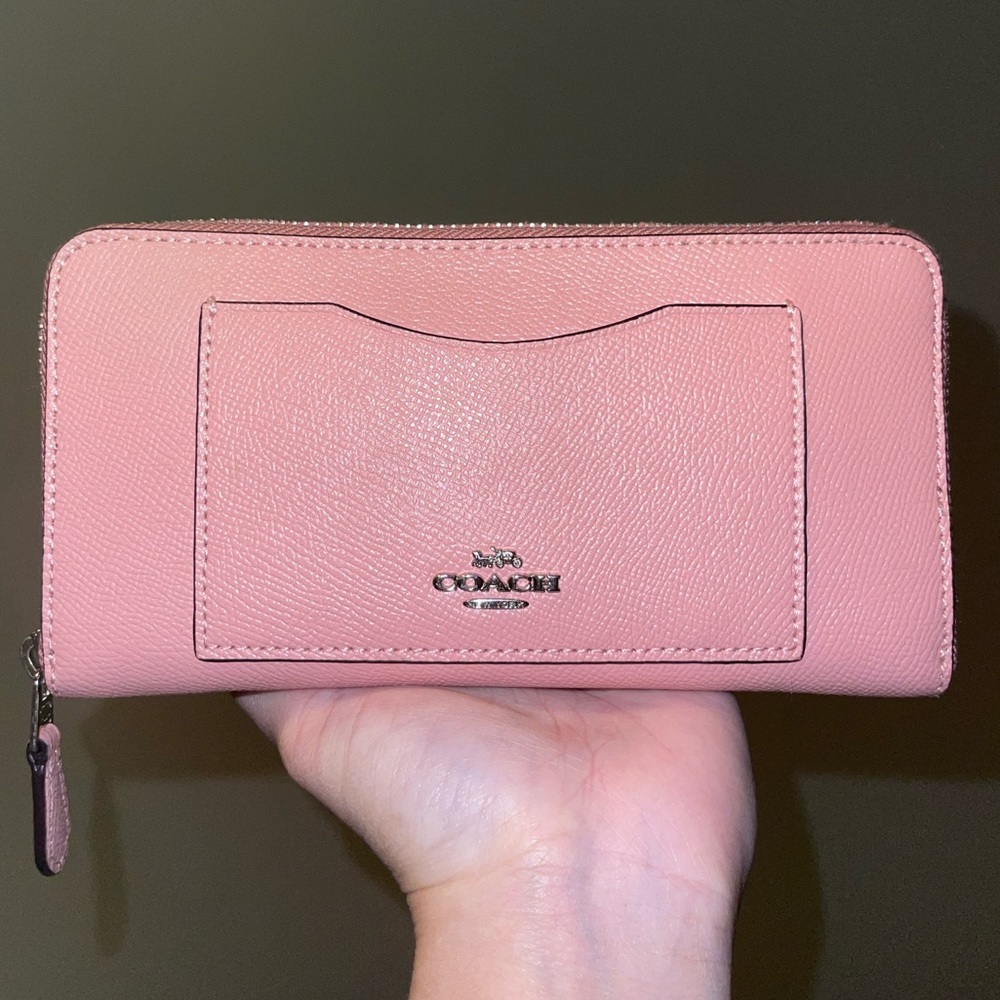 COACH LONG ZIP WALLET PINK